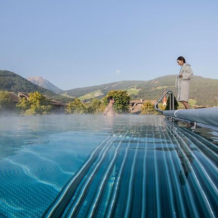 Hotel Fameli Olang 외부 사진